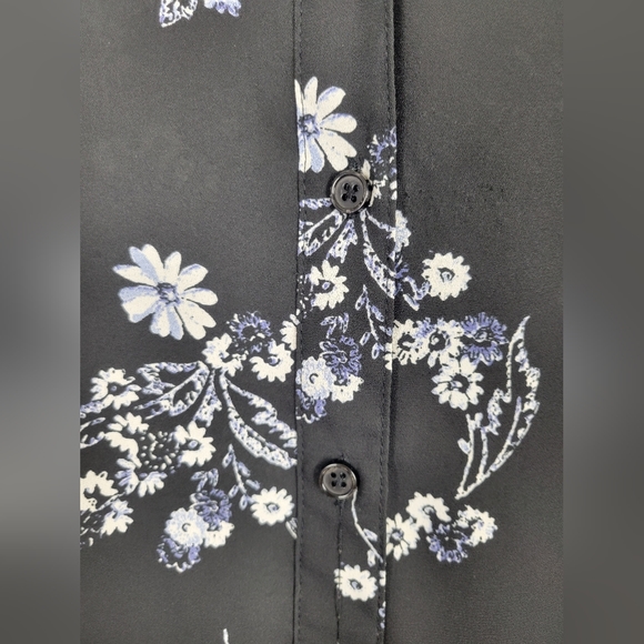 NWOT! Who What Wear - Long Sleeve Floral Black Ruffle Plus Size Blouse Size: 2X - Picture 5 of 13